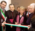 Virgionio Merola, Carlo Caffarra, Mariangela Bastico, Maurizio Carvelli e Pier Ugo Calzolari all'inaugurazione della Residenza Universitaria San Felice