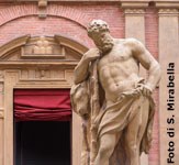 statua cortile Ercole