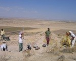 Studenti all'opera in uno scavo iraniano