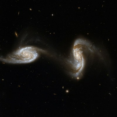 Interazione fra le galassie NGC 5257 e NGC 5258.