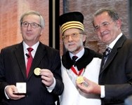 Consegnato a Jean-Claude Juncker, Romano Prodi e Helmut Kohl il Sigillum Magnum dell'Alma Mater - Foto Schiassi