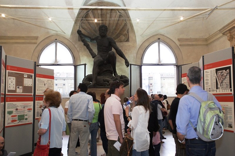 Poster in mostra a Palazzo d'Accursio