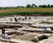 Archeologi in piazza Santo Stefano