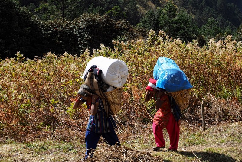 Portatrici di etnia Tamang (Foto di Marco Sazzini)