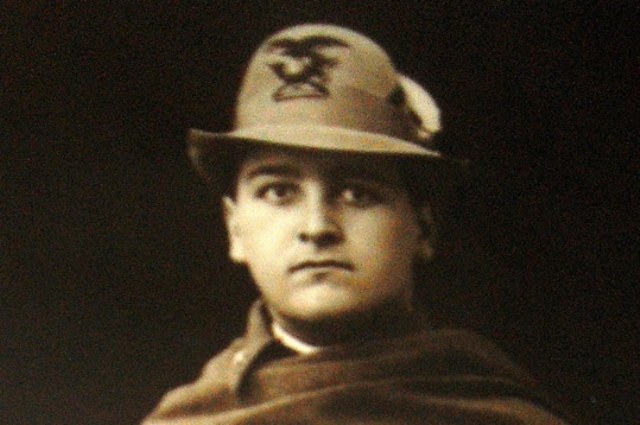 Fiaccadori Ermes (22/01/1899 - 25/05/1918) - Iscritto alla facoltà di Scienze matematiche, fisiche e naturali, a.a. 1917-18 I anno