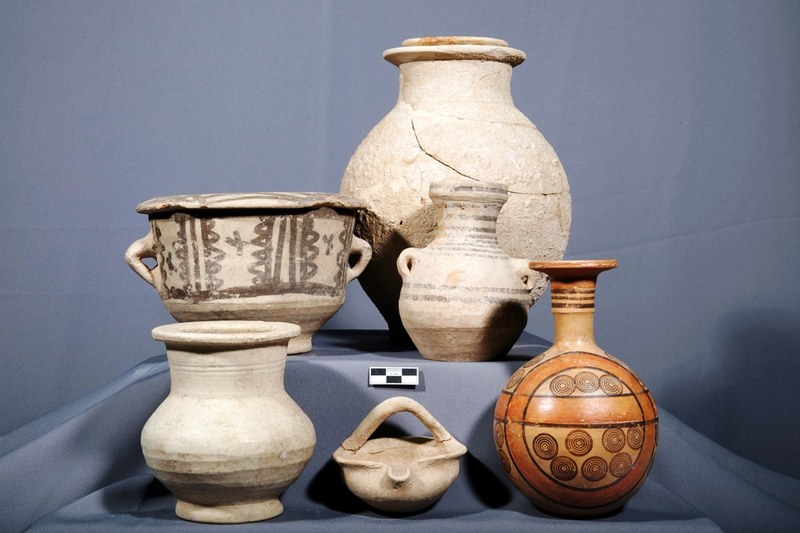 8. Uno dei corredi funerari ritrovati nella necropoli di Yunus (VII secolo a.C.)