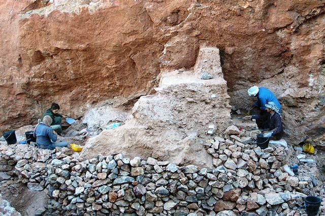 Al lavoro sui depositi di Jebel Irhoud. Credit Shannon McPherron, MPI EVA Leipzig, License: CC-BY-SA 2.0).