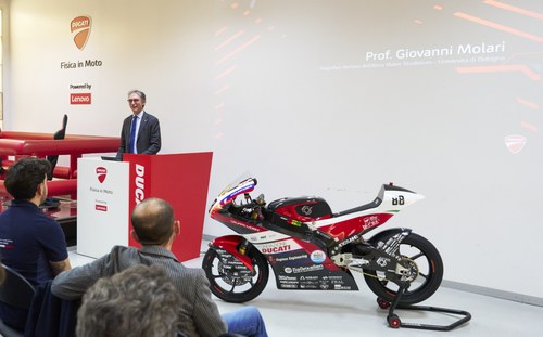 Il team UniBo Motorsport al laboratorio Fisica in Moto Powered by Lenovo