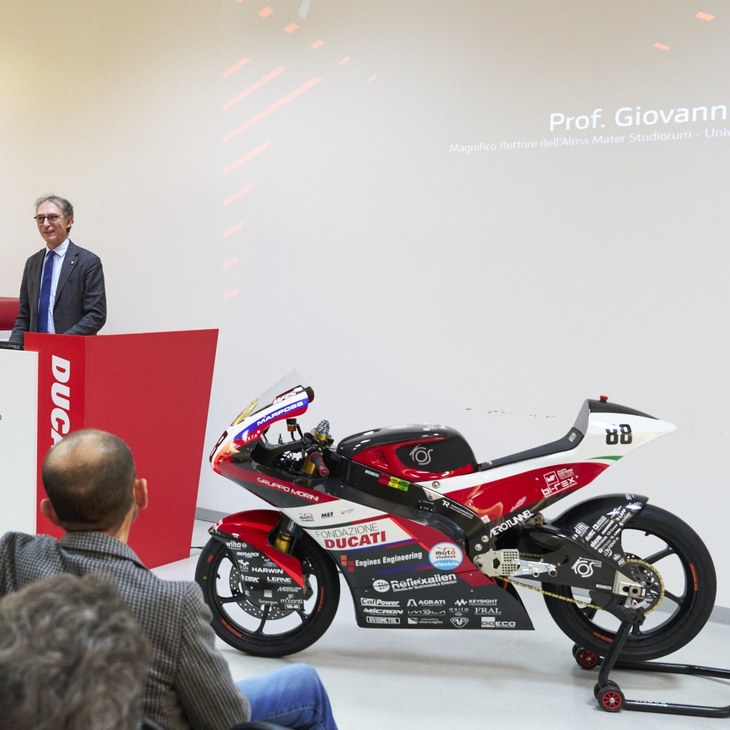 Il team UniBo Motorsport al laboratorio Fisica in Moto Powered by Lenovo