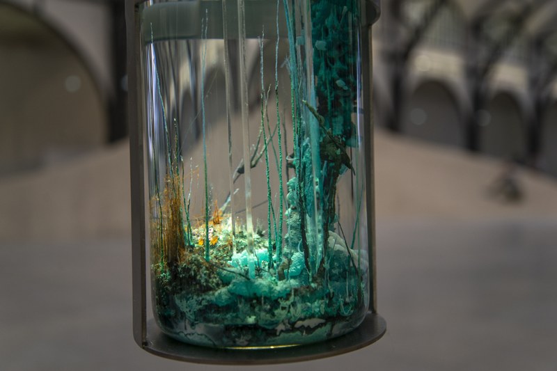 Alexandra Pirici, Attune, 2024, veduta di allestimento, Hamburger Bahnhof Nationalgalerie der Gegenwart (Foto: Eduard Constantin)