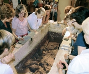 Il caso del sarcofago con tre corpi