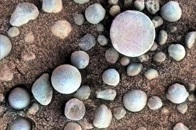 Particolare degli ooidi di ferro rinvenuti a Panarea