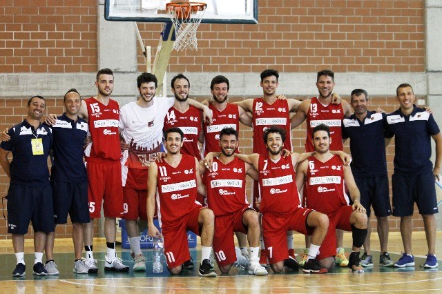 Medaglia d'argento per i ragazzi del basket