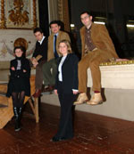 Il prof. Segrè con il suo gruppo di lavoro