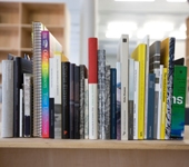 I cataloghi d'arte e i libri d'artista prodotti dallo Studio Olafour Eliasson di Berlino