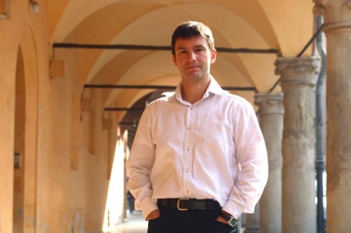 Il professor Alberto Credi, Dipartimento di Chimica Industriale "Toso Montanari", Università di Bologna