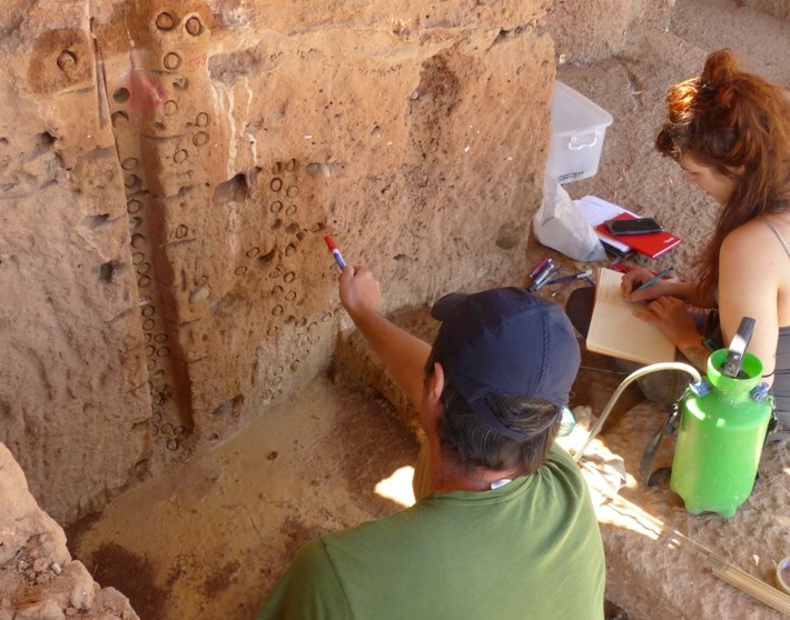 Studiosi al lavoro nella Grotte à Hominidés