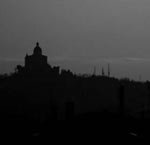 La basilica di San Luca di notte