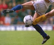 Un contrasto tra due calciatori