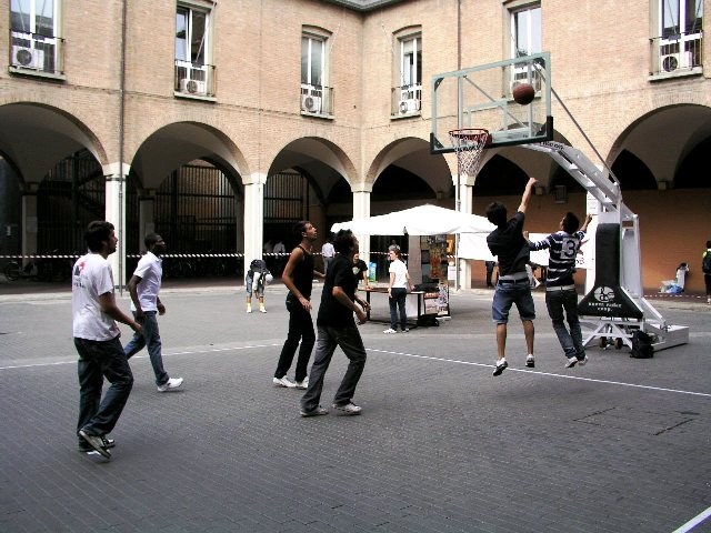 Piazza Scaravilli dedicata agli sport